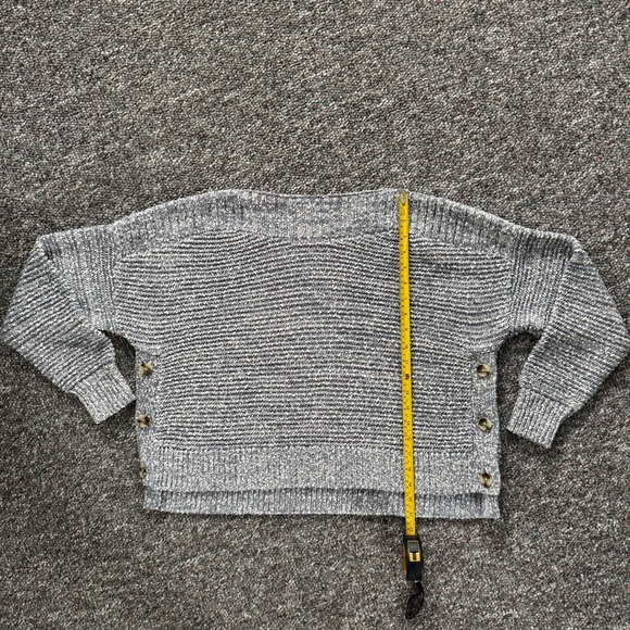 Madewell Sweaters - Madewell Heather Gray Crew Neck Cotton blend Sweater with buttons on the side M